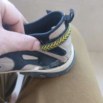 İki Yıl Garantili Dockers Sandalette Çatlak Ve Su Sızması İade Talebi