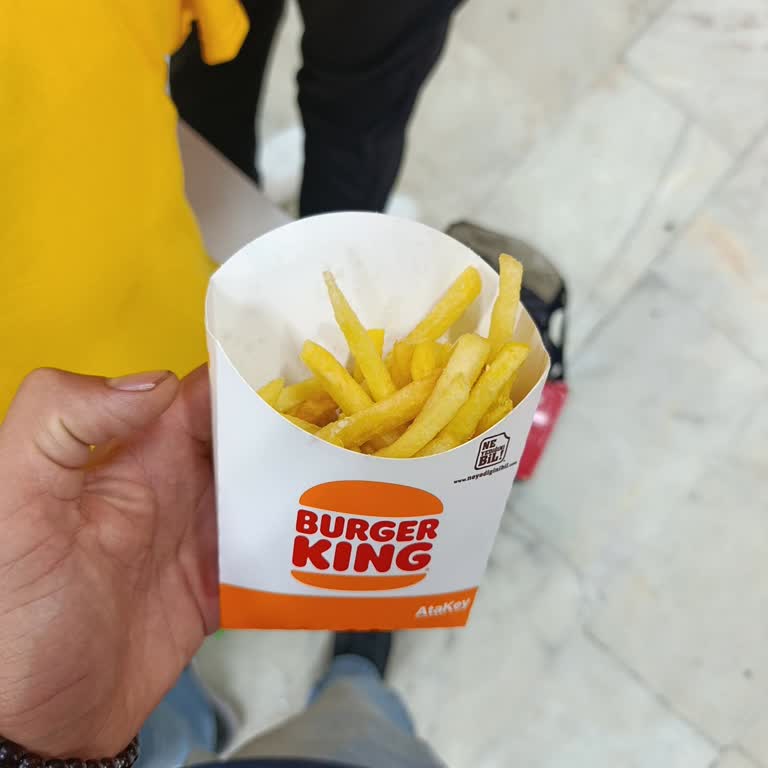 Burger King Akçakoca Şubesinde Malzeme Eksikliği Ve Paketsiz Patates Şikayeti