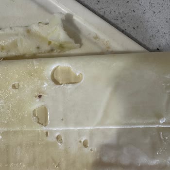 Dondurmanın İçinde Gizli Plastik Film Ve Bozulmuş Lezzet