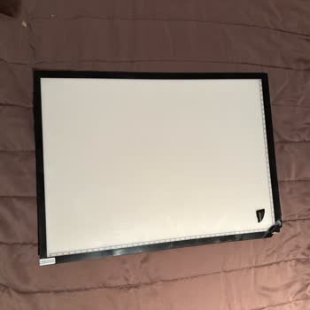 Kırık LED Tablet Ve Cevapsız Satıcıdan Acil Çözüm İsteği