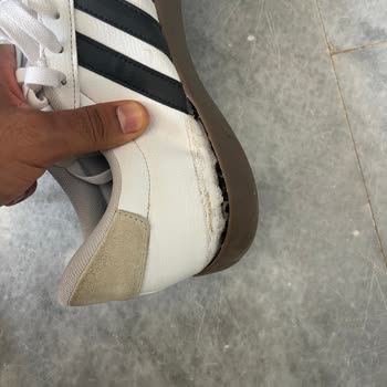 Adidas VL Court Ayakkabısının Tabanı Kısa Sürede Açıldı Ve Kırıldı