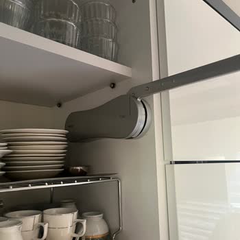 Mutfak Dolaplarındaki Arızalı Duolift Pistonları İçin Ücretsiz Değişim İsteği