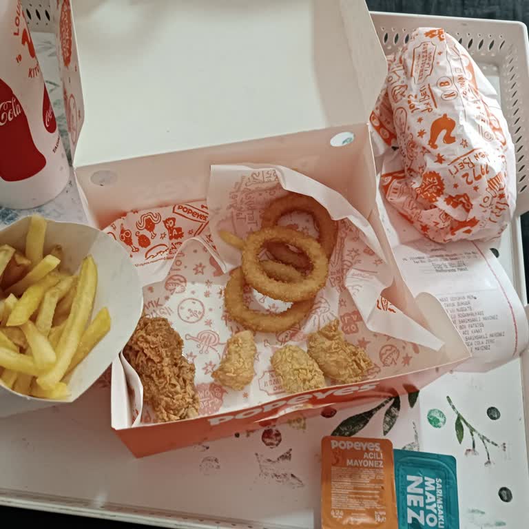 Popeyes Kiosk Siparişinde Ürün Eksikliği Ve Yanlış Boy Patates