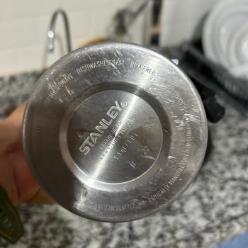 Stanley Termosunun Kulübü Kaynak Noktasından Koptu, Dış Kaplaması Çizildi
