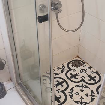 ETS Tur Tanıtımıyla Uyuşmayan Kirli Otel Odası