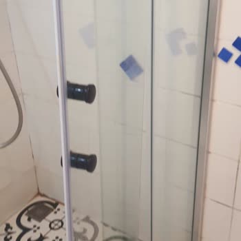 ETS Tur Tanıtımıyla Uyuşmayan Kirli Otel Odası