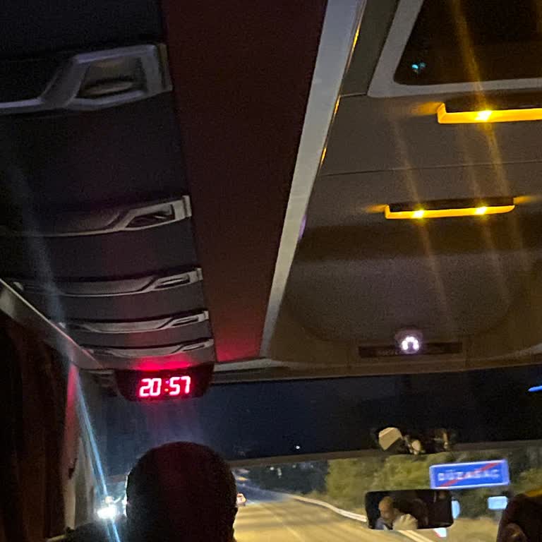 Uzun Otobüs Yolculuğunda Molasız Ve İkram Eksikliği