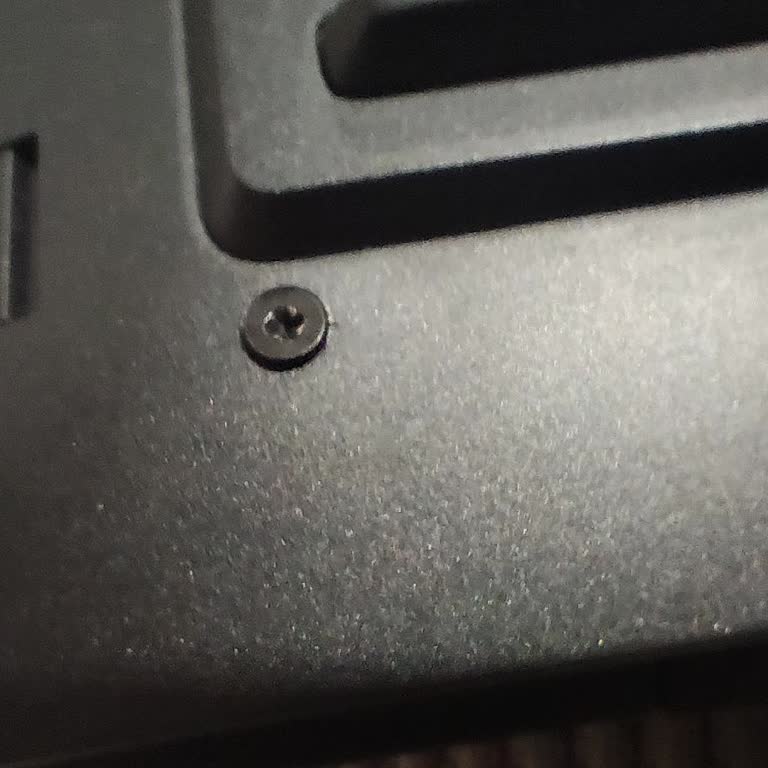 HP Yetkili Servis Yanlış Vida Takmasıyla Garantiyi Riske Attı