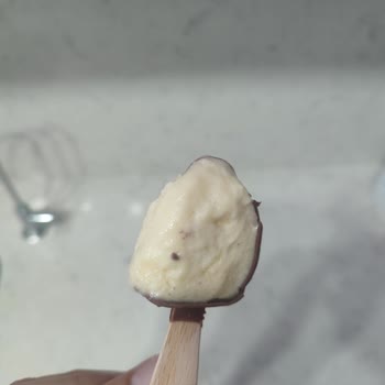 Magnum Dondurması Donmuş Ve Kremamsı Değil