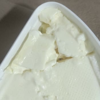 BİM Batman Şubesinde Bozuk Peynir Ve Küflü Yufka İçin Ücret İadesi Ve Özür Talebi
