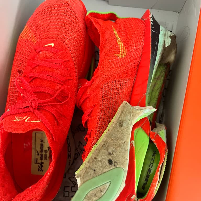 Nike Alphafly 3 Ayakkabısının Karbon Plakası Kısa Sürede Koptu, Değişim Veya İade Talebi