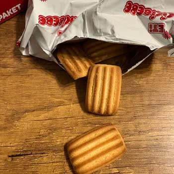 Eti Cici Bebe Bisküvileri Sert Ve Koyu Renkli Çıktı Kalite Kontrol Talebi