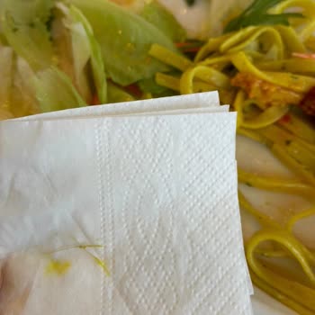 Green Salads Şubesinde Kıl İçeren Yemek Ve Müşteri İlgisizliği Nedeniyle 810 TL İadesi Talebi