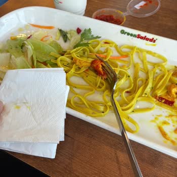 Green Salads Şubesinde Kıl İçeren Yemek Ve Müşteri İlgisizliği Nedeniyle 810 TL İadesi Talebi
