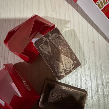 Ülker Napoliten Çikolatalarının Bozulmuş Olması Ve Saklama Koşulları Hakkında Şikayet