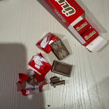 Ülker Napoliten Çikolatalarının Bozulmuş Olması Ve Saklama Koşulları Hakkında Şikayet