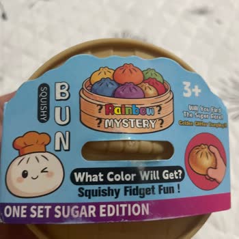 Squishy Oyuncağı İlk Gün Yırttı Ve Zehirli Koku Yaydı