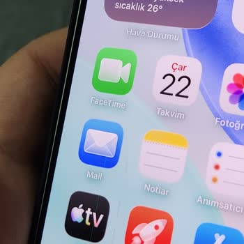 Ekranda Çizgili İphone 17 Ve Uzayan İnceleme Süreci