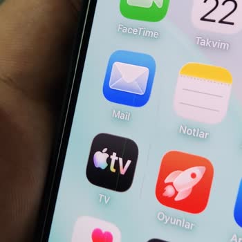 Ekranda Çizgili İphone 17 Ve Uzayan İnceleme Süreci