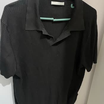 Zara'dan Alınan Pahalı Tişörtte Delik, Mağaza Tarafından Kullanıcı Hatası Olarak Reddedildi