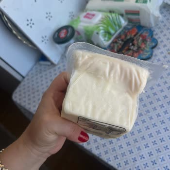 Küflü Peynir Ürünleri İçin Tam İade Ve Gıda Güvenliği Talebi