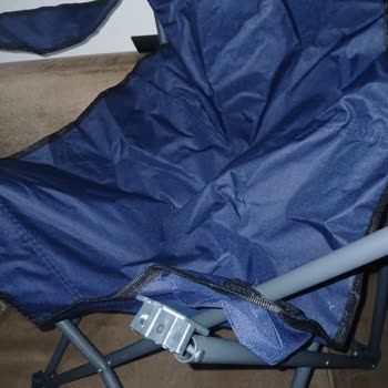 Kırılan Kamp Sandalyeleri Ve Mağaza Müdürünün Saygısız Davranışı