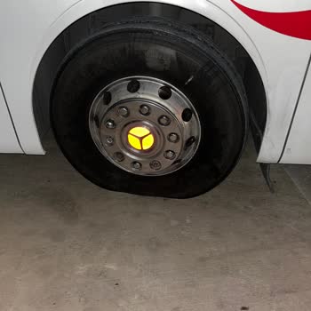 Patlak Lastik Ve 5 Saat Süren Güvenlik İhmali