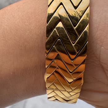 Gold Renkli Kol Saati Hızla Renk Atıyor Ve İade Talebi