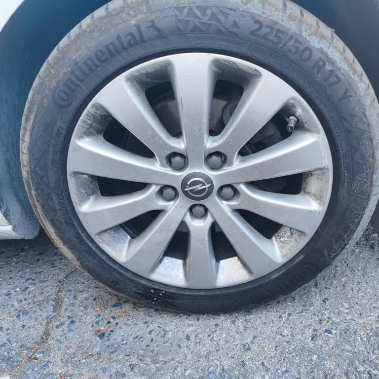 Continental PremiumContact 7 Yanak Yırtılması Güvenlik Ve Dayanıklılık Sorunu