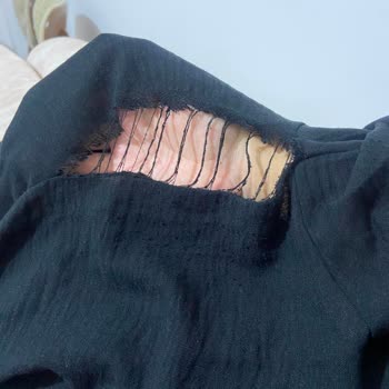 Kalitesiz Kumaş Nedeniyle Yırtılan Pantolon Ve Yanıtsız İade Talebi
