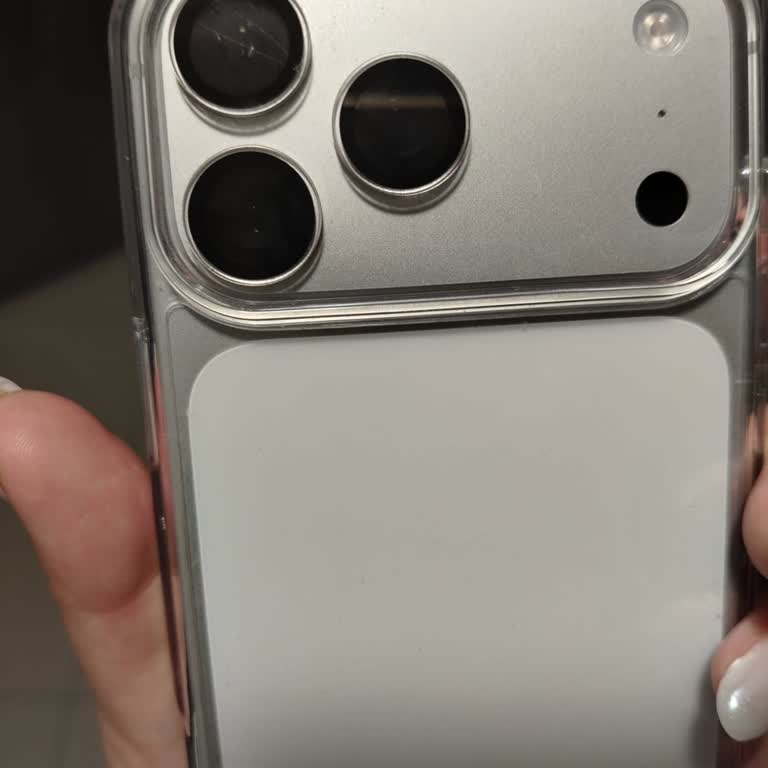 Vatan Bilgisayar'da Takılan Ekran Koruyucusu Sonrası Iphone 17 Pro Max Kamera Camı Çatladı