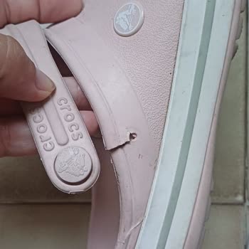 A101'den Crocs Terlikte Erken Yırtılma, Cevapsız Müşteri Desteği