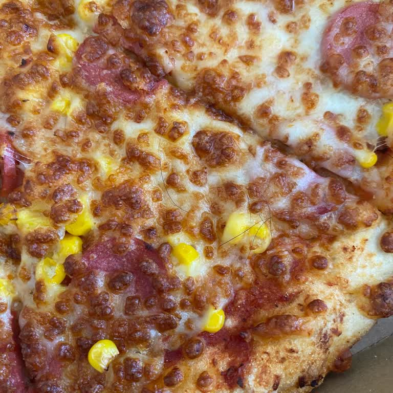 Pizza Üzerinde Kıl: Hijyen İhlali Ve İade Reddedildi