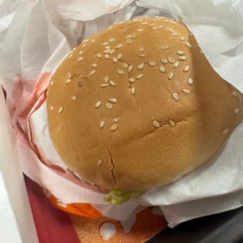Kalitesiz Burger King Menüsü, Bayat Ekmek, Soğuk Patates Ve 540 TL Ücret