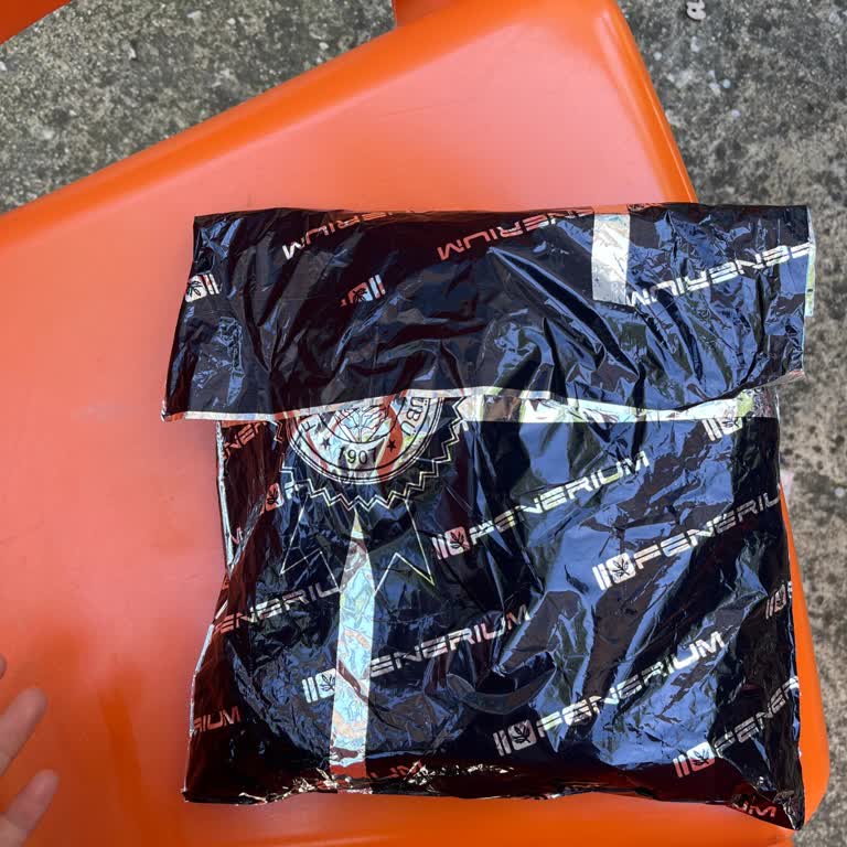 Fenerium'da Doğum Günü Hediyesinde Kalitesiz Paketleme Ve Not