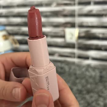 Trendyol'da Kırık Ve Erimiş Ruj Teslimatı