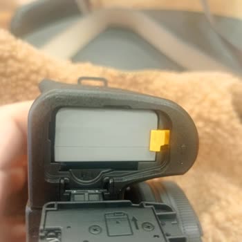 Cámara Nikon Z30 Nueva No Carga, Solicito Devolución