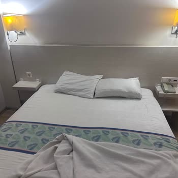 Hijyen Ve Güvenlik Sorunları Nedeniyle Otelden Ayrıldım Ve İade İstiyorum