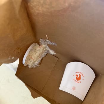 Popeyes Kavacık Şubesinde Ürünler Dökülmüş Ve Yanlış İçecek Gönderildi