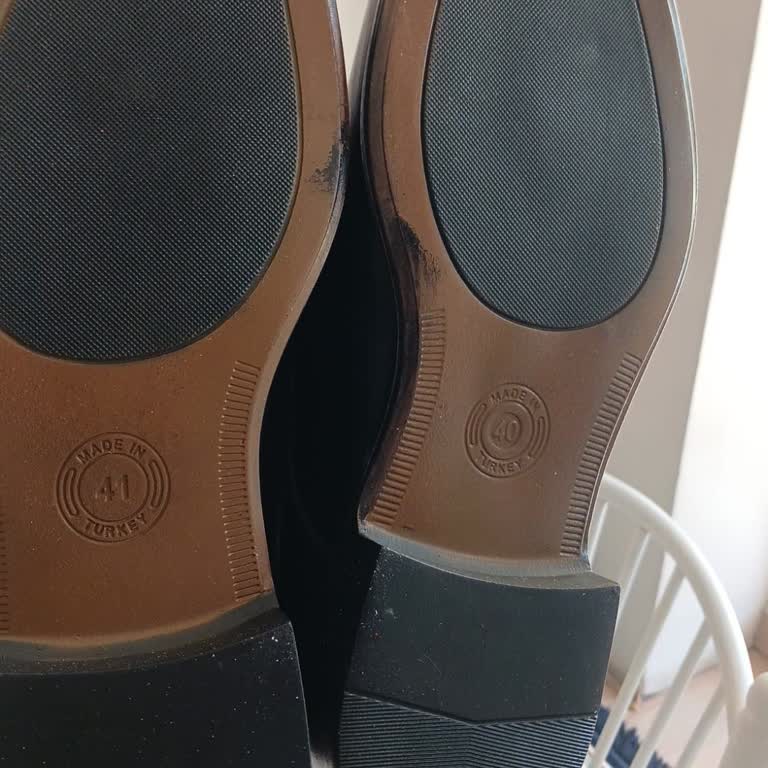 Muggo Shoes Siparişinde Ayakkabı Çifti Farklı Numara Gönderildi