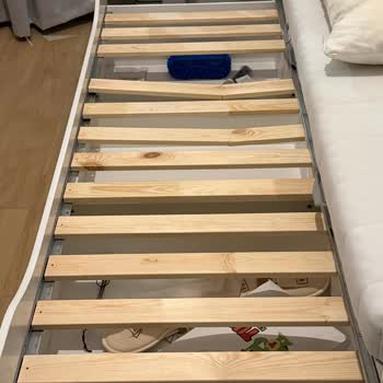 IKEA Hemnes Divanında Ahşap Çıtalar Kısa Sürede Kırıldı, Müşteri Hizmetleri Yanıt Vermedi