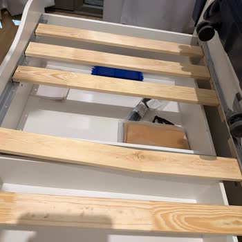 IKEA Hemnes Divanında Ahşap Çıtalar Kısa Sürede Kırıldı, Müşteri Hizmetleri Yanıt Vermedi