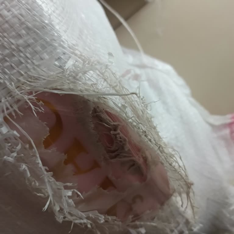 Sürat Kargo’nun Habersiz Sürüklemesi Sonucu 42 Bin Liralık Kumaşlarım Hasar Gördü