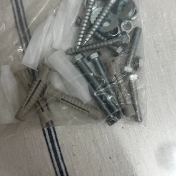 Yetkili Servisin Vidaları Değiştirerek Ek 500 TL Ücret Talep Etmesi