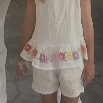 Mermerden Kesilen Çocuğun Eli Ve Tatilin Erken Sonlanması