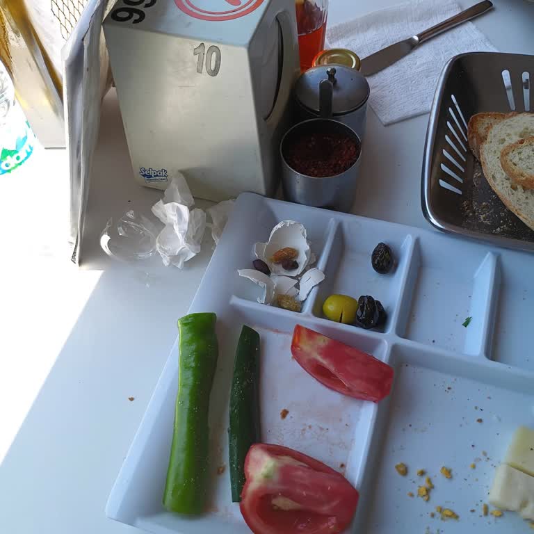 Köfteci Yusuf Şubesinde Hijyen Ve Düzen Sorunları