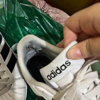 Deichmann'dan Alınan Adidas Ayakkabının 1 Ay İçinde Yırtılması Ve İnceleme Reddi