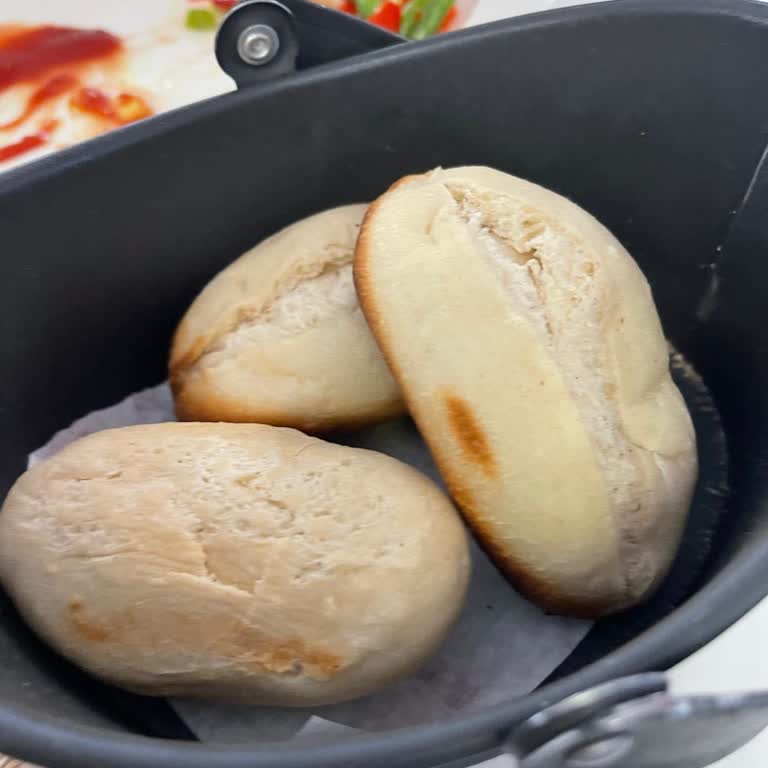 Tavuk Dünyası’nda Çiğ Ekmek Ve Sert Makarna Şikayeti