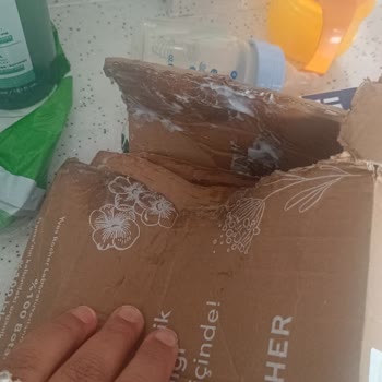 Patlamış Saç Kremi Ve Haksız Suçlama