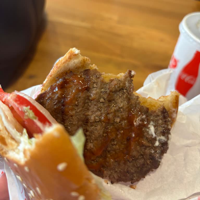 Burger King Hendek Şubesinde Köfte Kalitesi Ve Gıda Güvenliği Sorunu